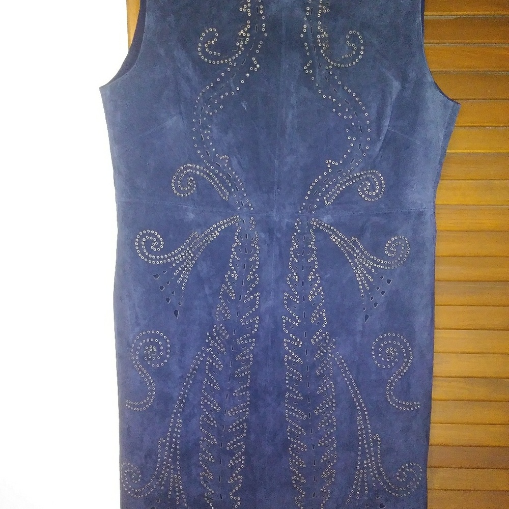 Dress - Picture 3 of 6